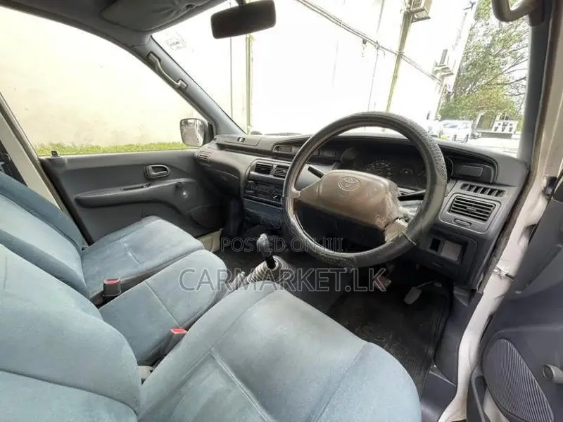 Toyota Noah CR41 2002
