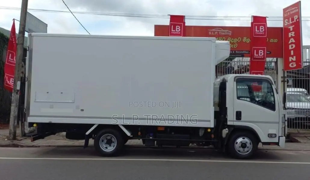 Isuzu Elf 2022