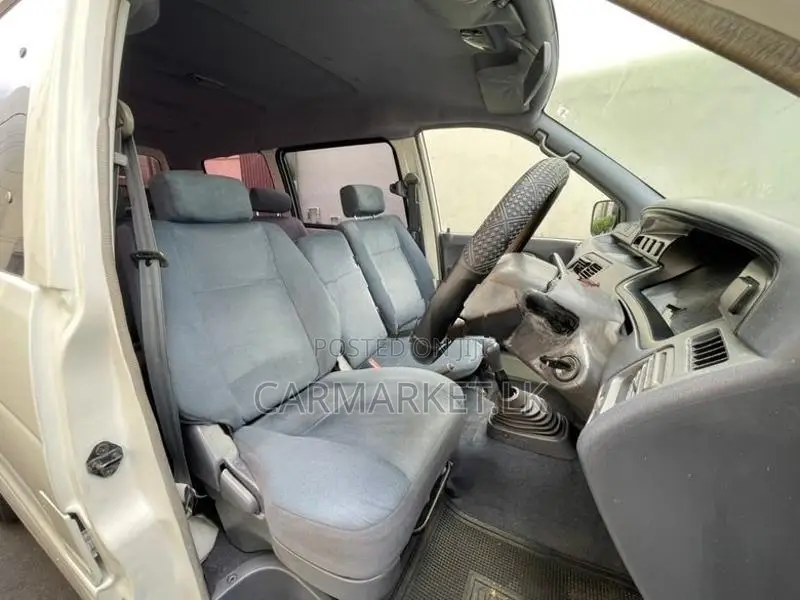 Toyota Noah CR41 2002