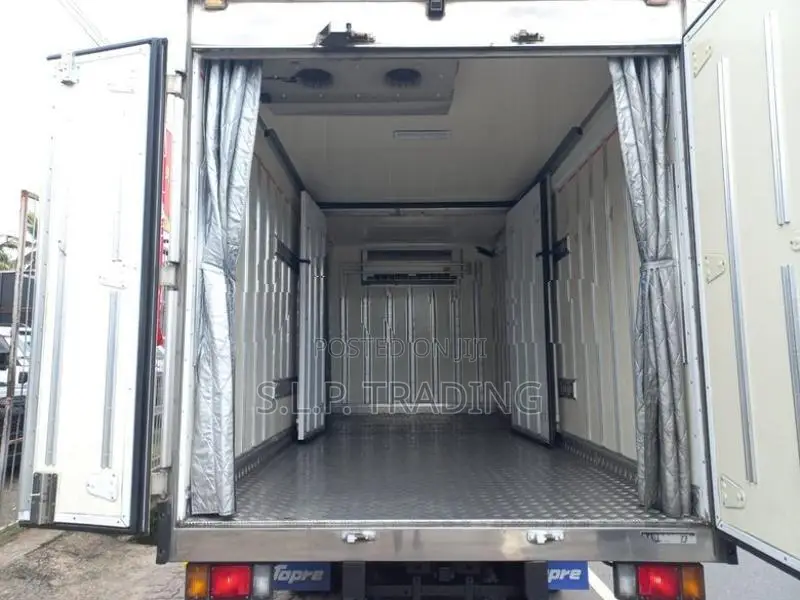 Isuzu Elf 2022