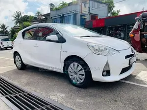 Toyota Aqua S Grade 2013