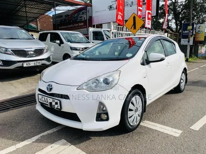 Toyota Aqua S Grade 2013