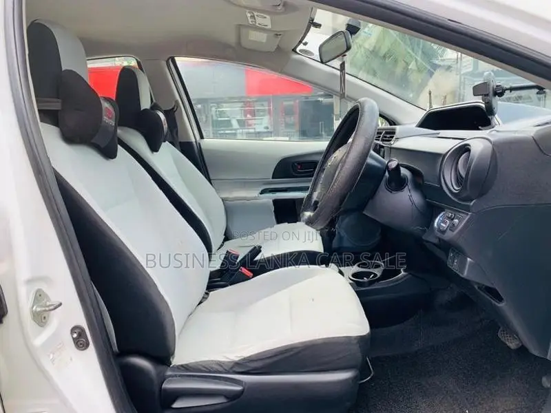 Toyota Aqua S Grade 2013