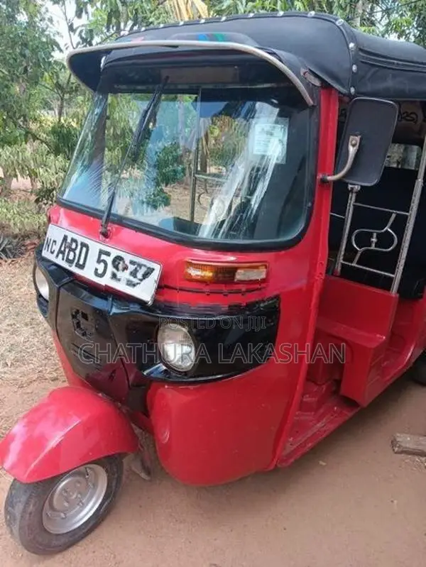 Bajaj RE 2015