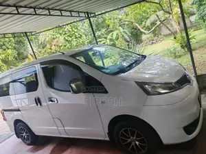 Nissan e-NV200 2013