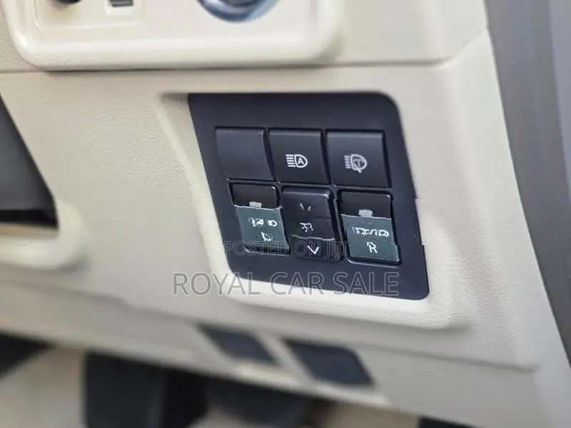 Toyota Land Cruiser Prado 2023