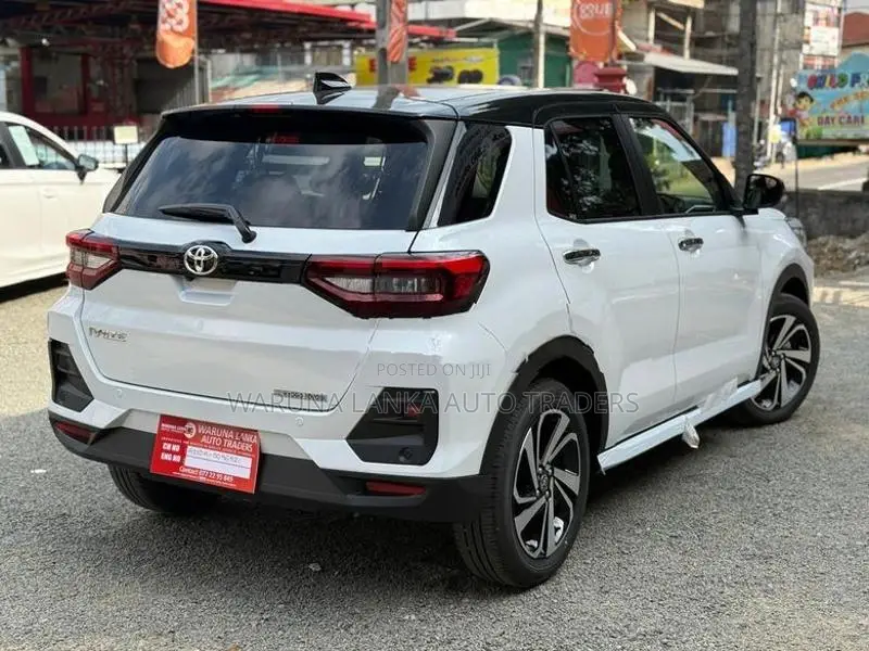 Toyota Raize 1000cc Petrol 2026