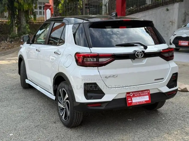 Toyota Raize 1000cc Petrol 2026