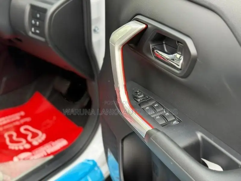 Toyota Raize 1000cc Petrol 2026