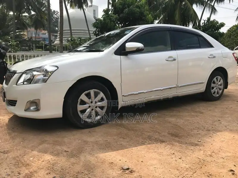 Toyota Premio 2013