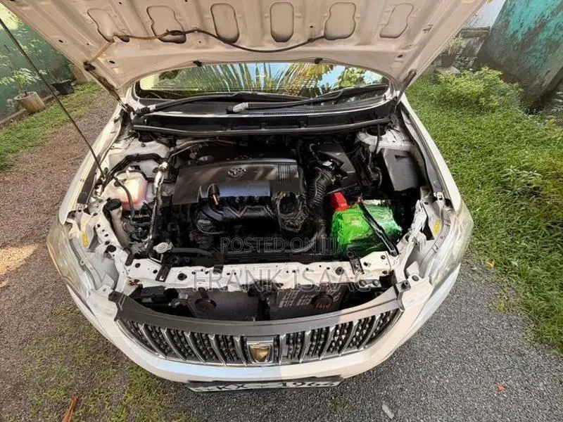Toyota Premio 2013