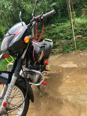 Bajaj CT100 2013