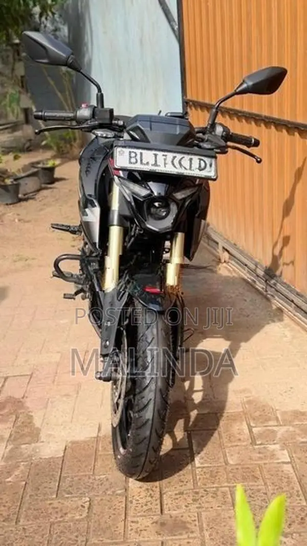Bajaj Pulsar N160 Premium 2026