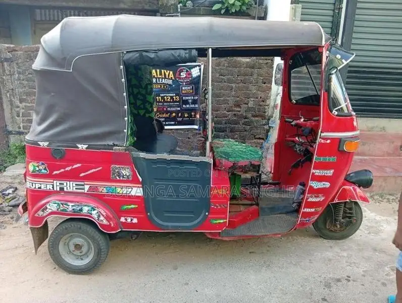 Bajaj RE 2004