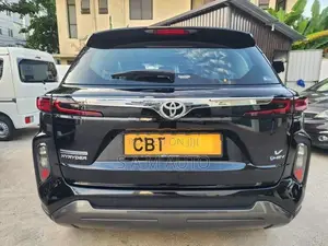 Toyota Hyryder V grade 2026