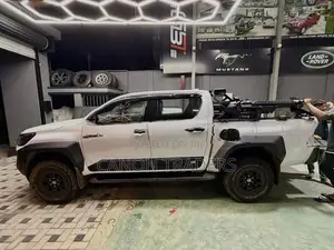 Hilux 2025 GR Hamer Machine Gun Roll Bar