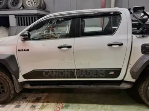 Hilux 2025 GR Hamer Machine Gun Roll Bar