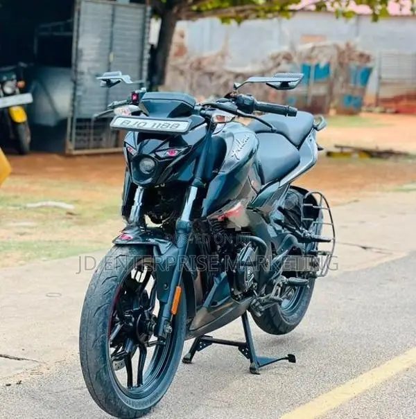 Bajaj Pulsar N160 2025