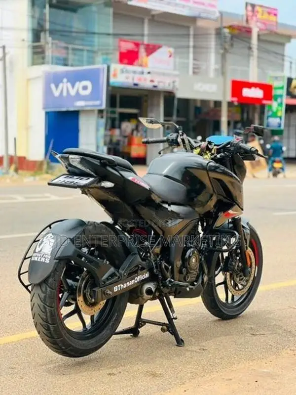 Bajaj Pulsar N160 2025