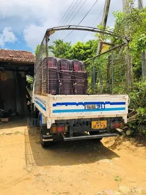 Isuzu Elf 1981