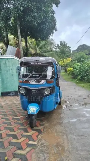 Bajaj RE 2014