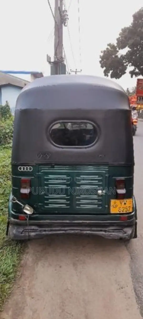 Bajaj RE 2012