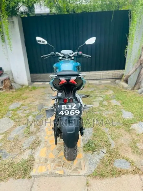 Bajaj Pulsar N160 Premium 2025