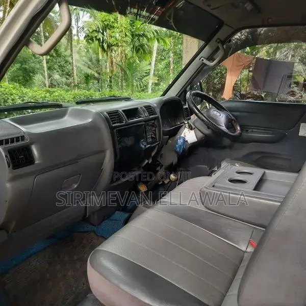 Mazda Bongo 2007