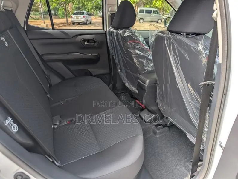 Toyota Raize Z Hybrid 4 way Cam 2025
