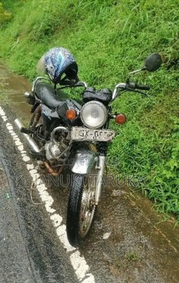 Bajaj Boxer 2004