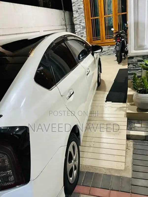 Toyota Prius 2013