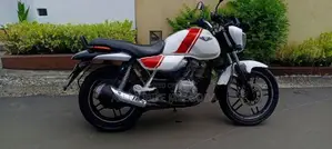 Bajaj V15 2016