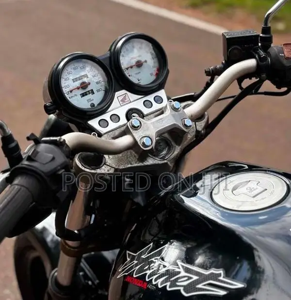 Honda Hornet 2016