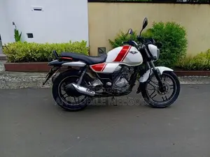 Bajaj V15 2016