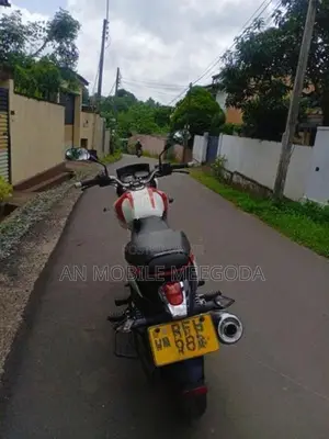 Bajaj V15 2016