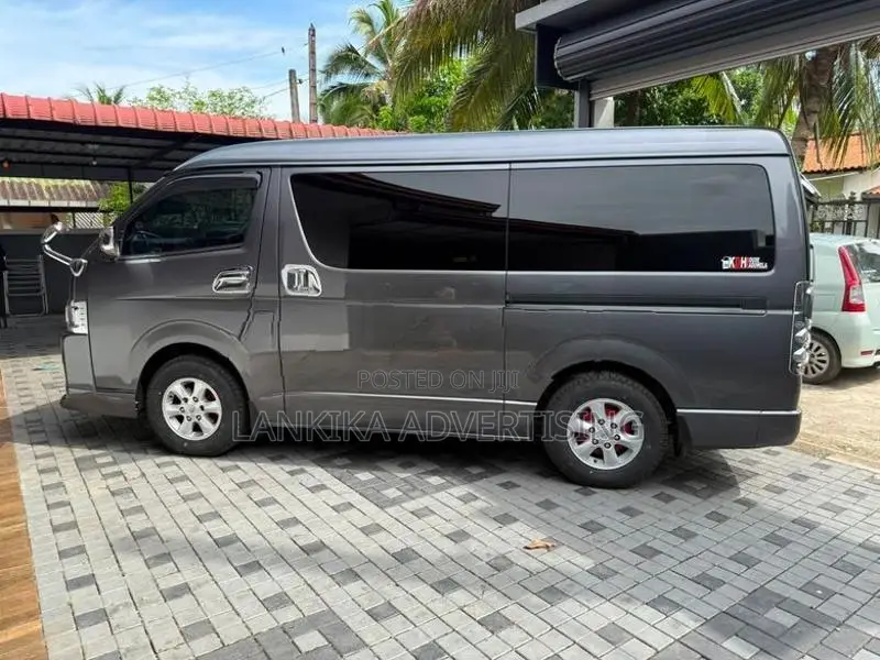 Toyota KDH SUPER GL 211 2007