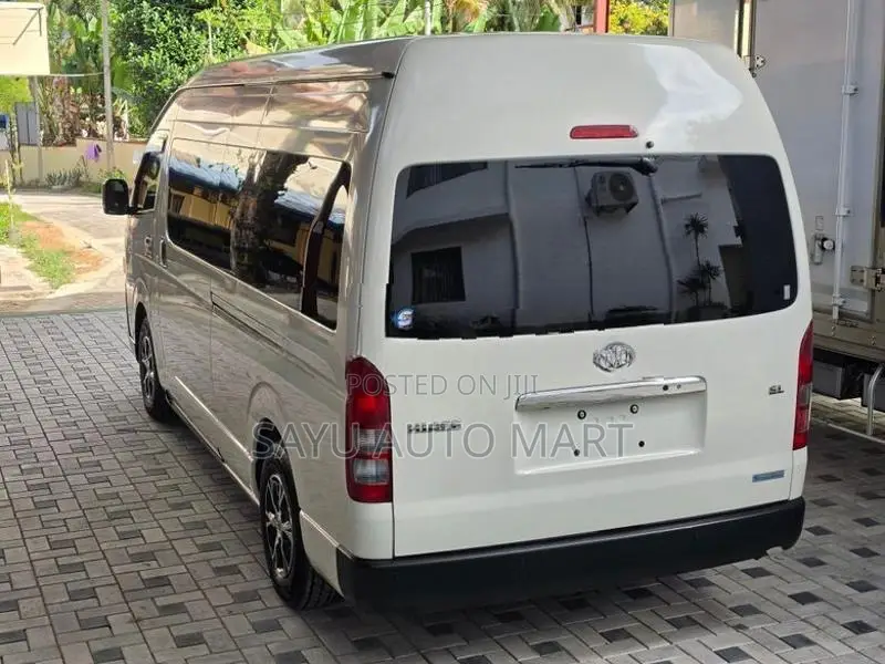 Toyota Hiace GL AUTO JAPAN 2021