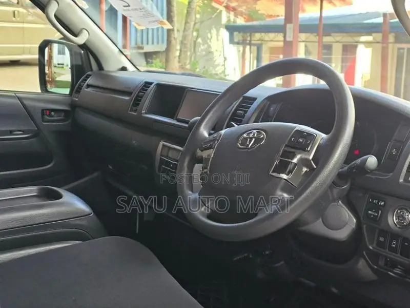Toyota Hiace GL AUTO JAPAN 2021
