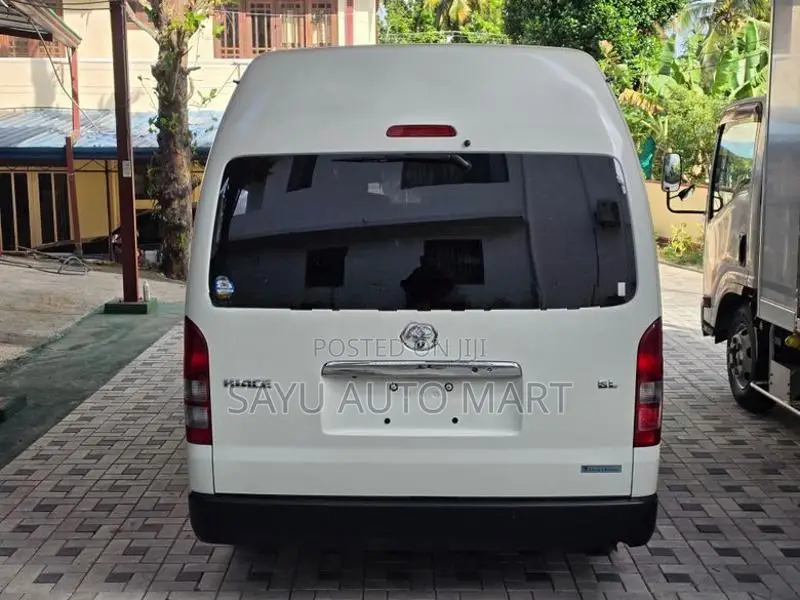 Toyota Hiace GL AUTO JAPAN 2021