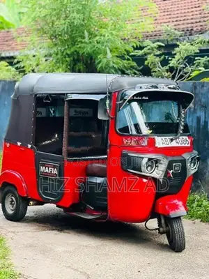 Bajaj RE 2017
