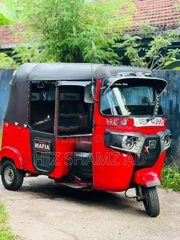 Bajaj RE 2017