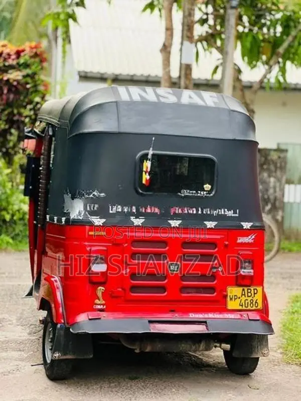 Bajaj RE 2017