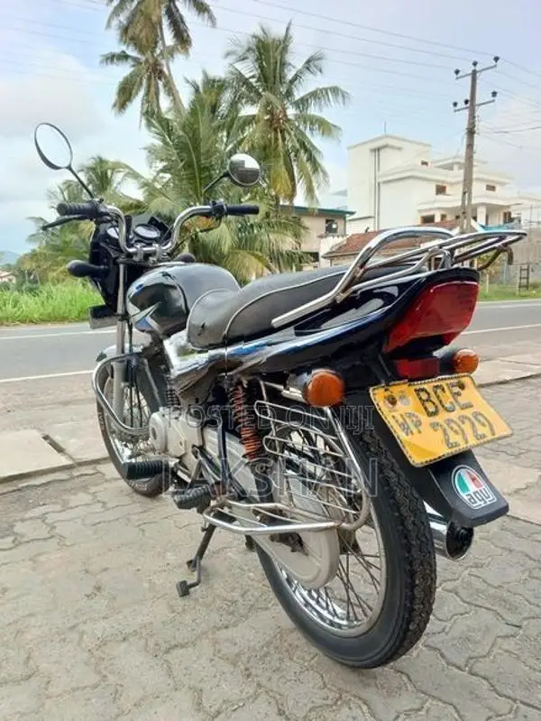 Bajaj CT100 2015