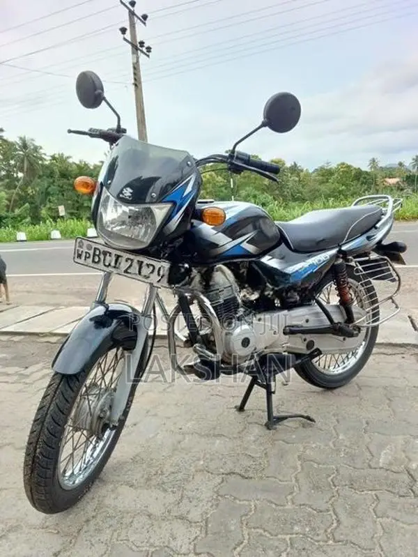 Bajaj CT100 2015
