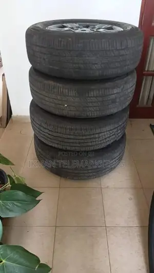 Giti 235/65/R18 Tyre Set with 18-Inch Alloy Wheel