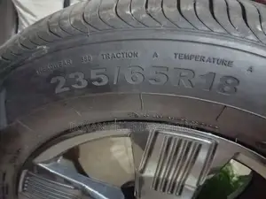 Giti 235/65/R18 Tyre Set with 18-Inch Alloy Wheel