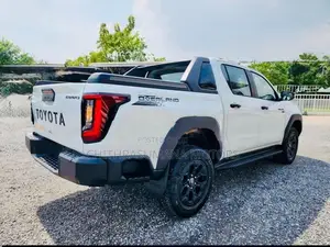 Toyota Hilux Travo Overland+ 2026