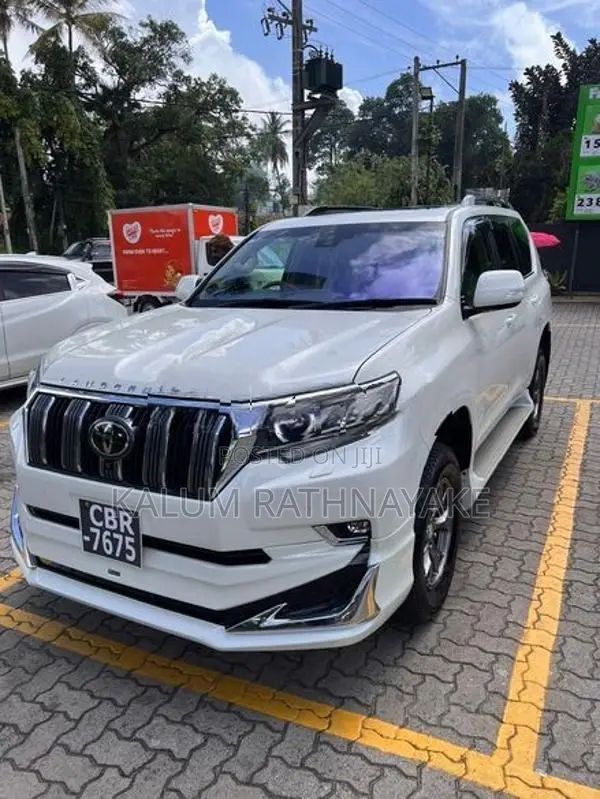 Toyota Land Cruiser Prado TX 2023