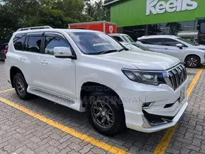 Toyota Land Cruiser Prado TX 2023
