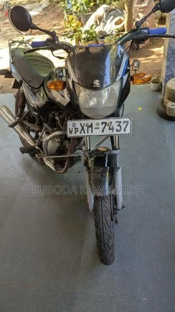 Bajaj CT100 2012
